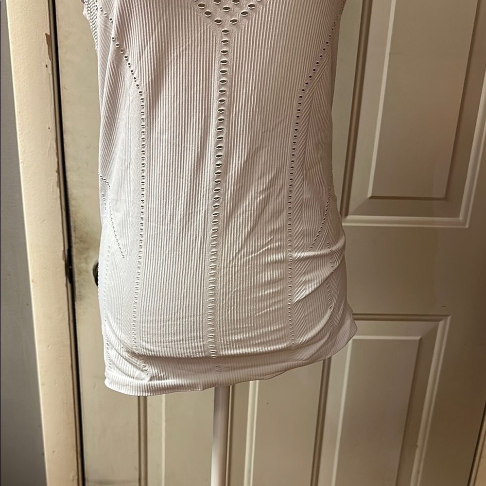 Athleta White Textured Tank Top - Picture 3 of 8